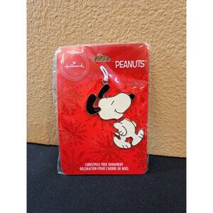 Hallmark Peanuts Christmas Tree Ornament Snoopy Character 3" New Old Stock
